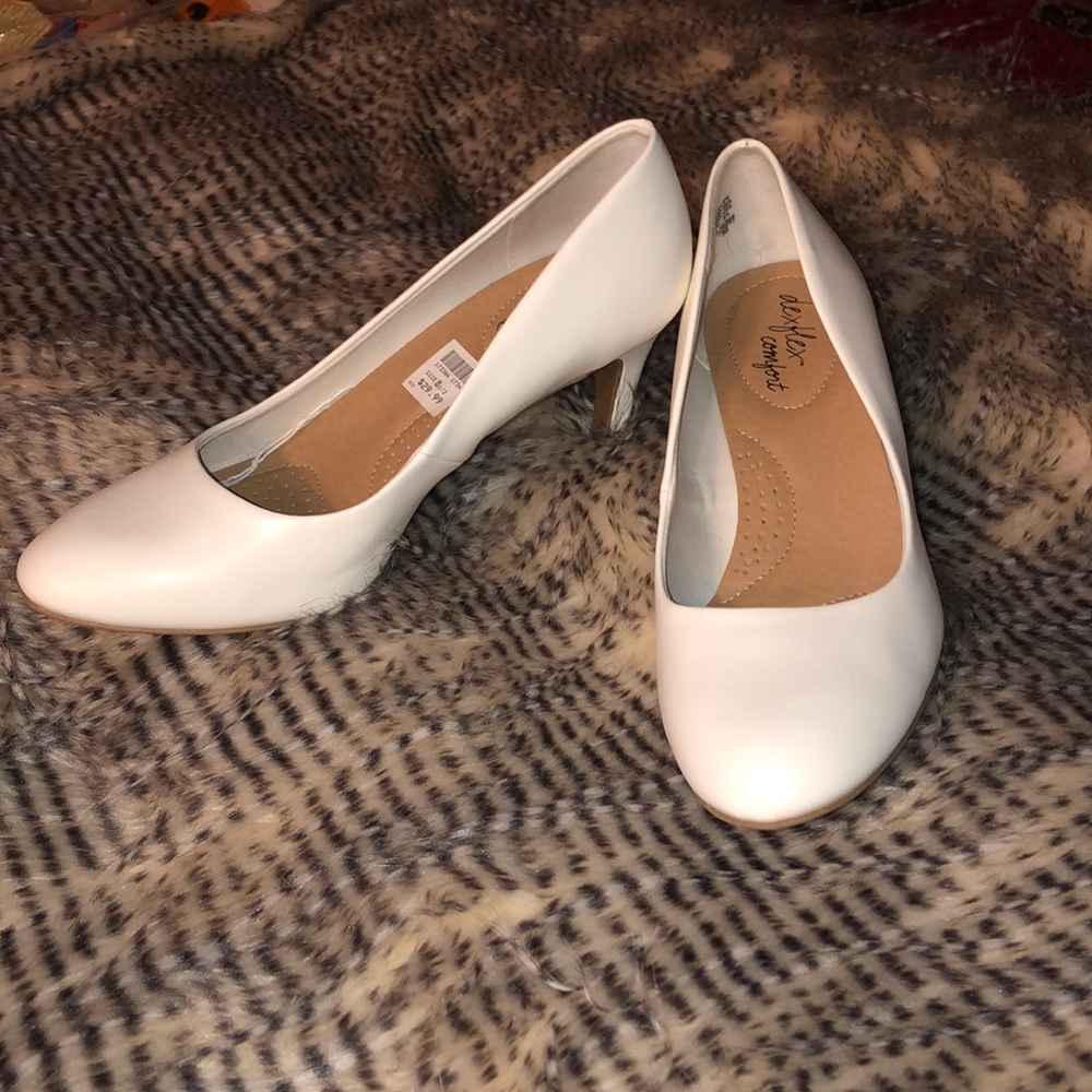NEW Dexflex Comfort White Heels😍